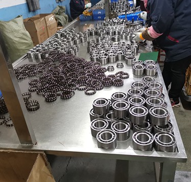 Automotive wheel bearing